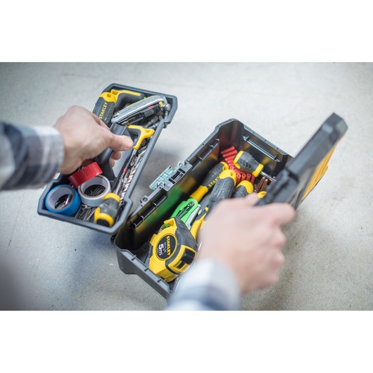 Kunstoffbox “ESSENTIAL” mit Organizern Metallschliessen