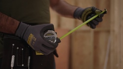 Video STANLEY® FATMAX® Xtreme™ 5M (32mm wide) Tape Measure